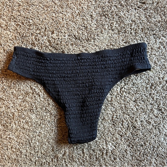 Elysiian Swim Black Bikini Bottoms Size Medium - Picture 1 of 2